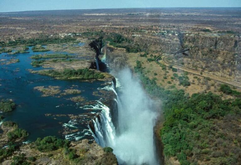 Victoria Falls Best of Both Sides Full Day Experience - Lunch Break: Recharge for the Afternoon