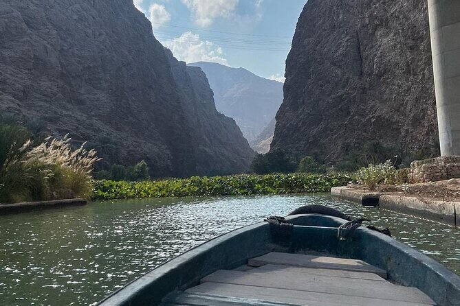 Wadi Shab and Bimmah Sinkhole Private Day Trip+Lunch - Wadi Shab: The Heart of the Adventure