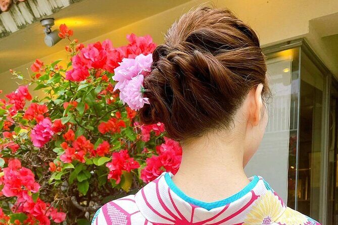 Walking around town in a kimono, you can choose your favorite kimono from the traditional Okinawan costumes "Ryuso", "Kimono", "Yukata" Hairset & Lipstick & Kimono & Rental FeeAll Comic Book - The Practicalities