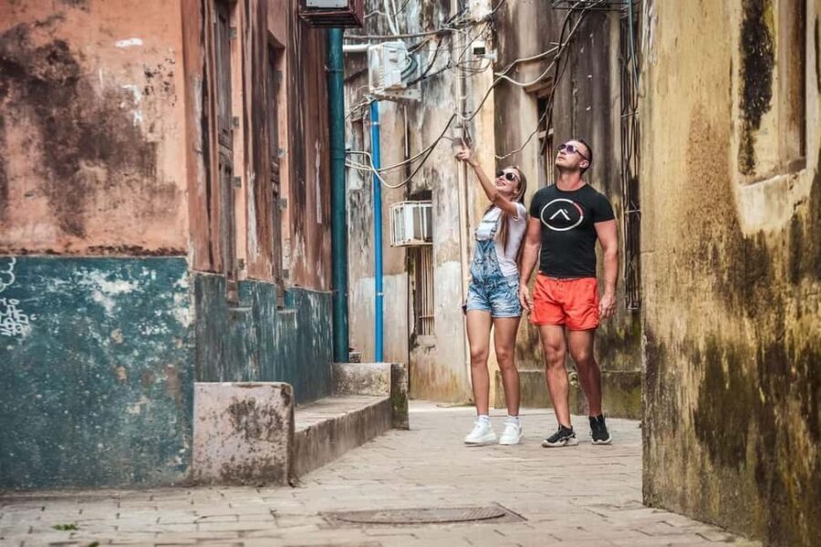 Walking in Stone Town with a Female Expert Tourguide - Who Will Love This Tour?