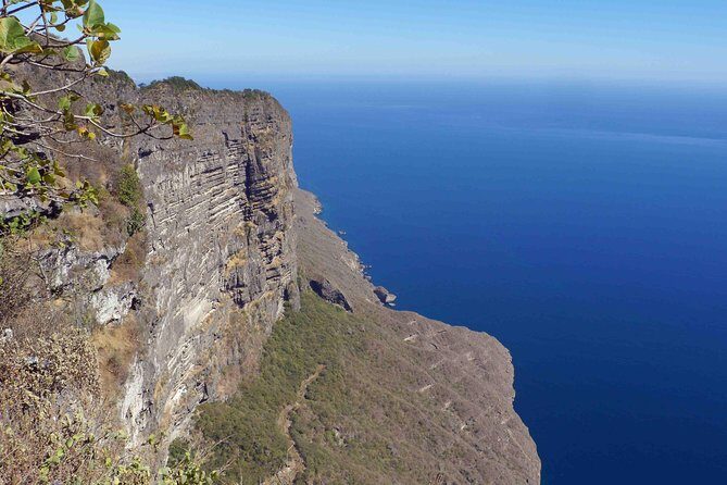West Coast Mountains and Beaches (Fazayah beach + Shaat cliff) - The Sum Up