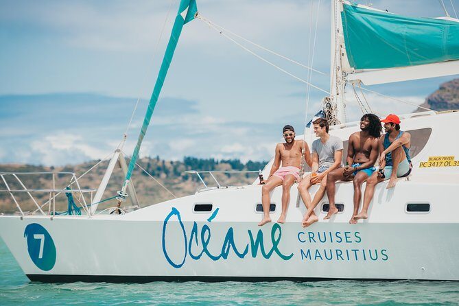 WEST Shared Cruise : OCÉANE Full Day Catamaran Ile aux Bénitiers - Practical Details and What to Expect