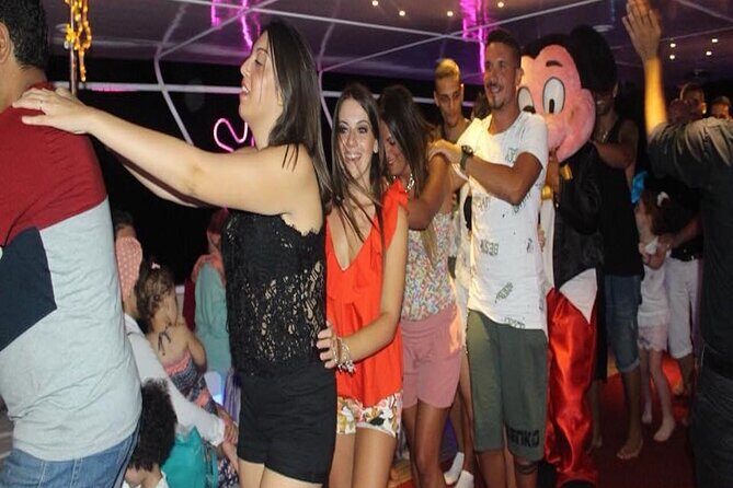 Yacht Cruise with Dinner & Oriental Show - The Practical Side: What Travelers Should Know