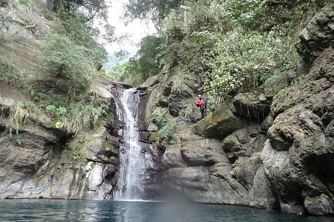 Yi-Hsin creek canyoning in northern Taiwan - The Value of a Guided Canyoning Tour