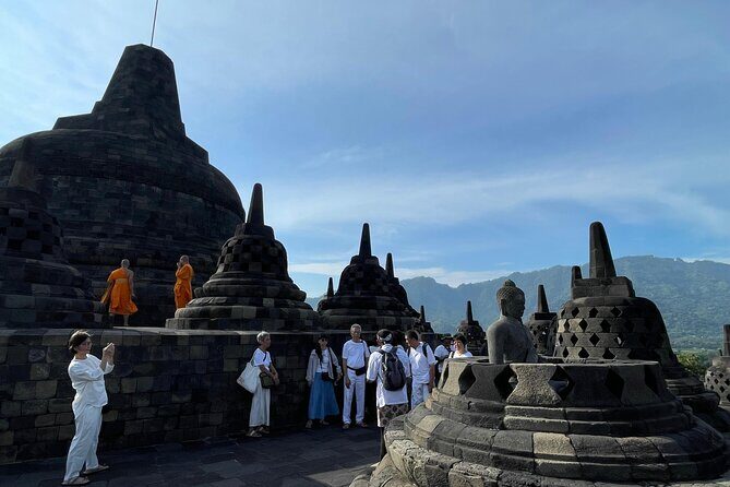 Yogyakarta: Borobudur Sunset Shared Guided Tour - Authentic Experiences and Genuine Praise