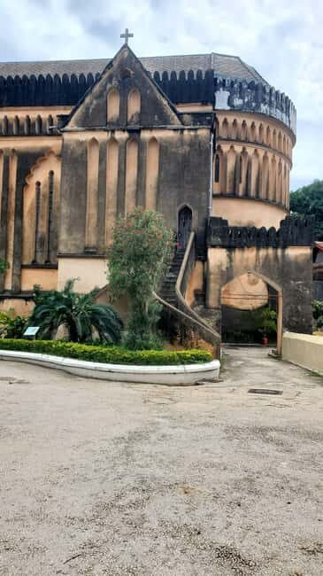 Zanzibar: Stone Town Guided Walking Tour with Lunch - The Streets and Architecture