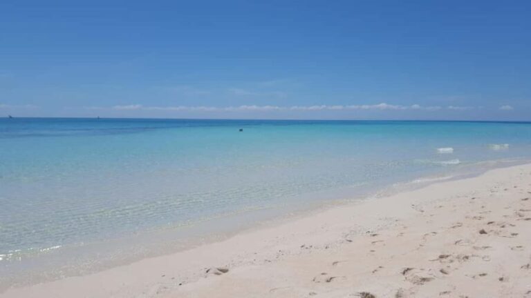 Zanzibar: Stone Town & Prison Island, Nakupenda - Nakupenda — A Sandbank in the Sea