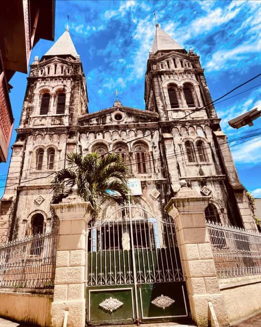 Zanzibar stone town tour - The Guide: Knowledge and Flexibility