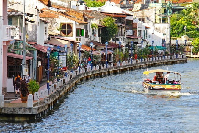 *13 Hrs Best of Melaka Full Day Flexible Van Tour w' Tour Guide - The Experience: What We Loved and What to Consider