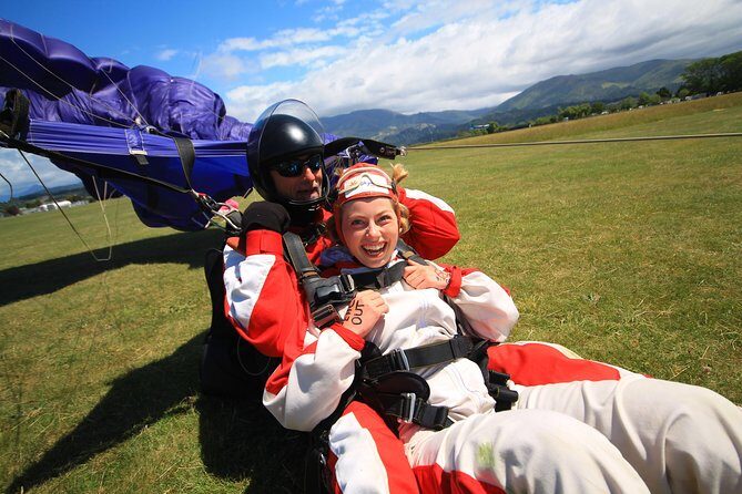 18,000ft Tandem Skydive over Abel Tasman - What Makes the Views Unforgettable?