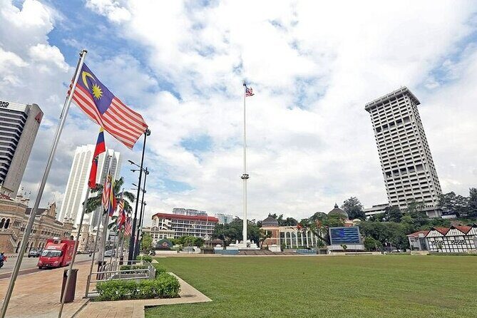 2-WAY FLIGHT: Private Kuala Lumpur guided day tour from Singapore - What the Reviews Say