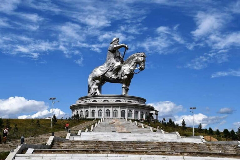 4 Day Best of Central Mongolia tour, Chinggis Khan statue - Detailed Breakdown of the 4-Day Itinerary