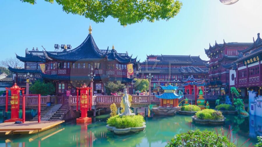 4-Hour Private Shanghai Shopping Tour with Local Expert - Transportation and Group Size