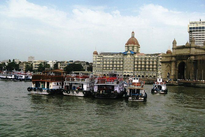All in one-Combo of City, Dhobighat, Slum & Dabbawala with ferry and train ride. - Practical Aspects and Value