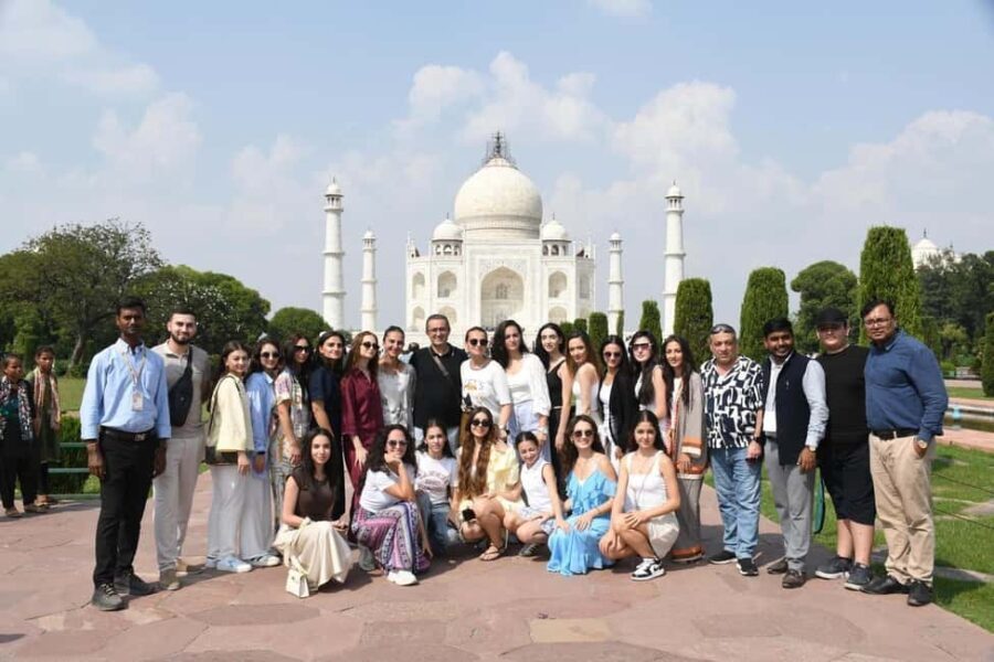 All Inclusive Taj Mahal & Agra Tour by Superfast Train - Visiting the Taj Mahal: An Iconic Marvel