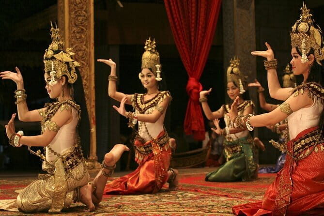Apsara Dance Performance Including Buffet Dinner and Hotel Pickup - The Sum Up