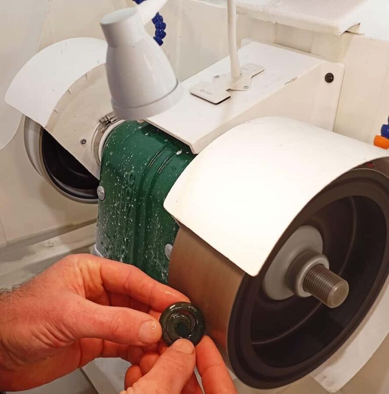 Auckland: Full-Day Jade Carving, Honey Tasting & Wine Tour - Transportation, Group Size, and Pricing