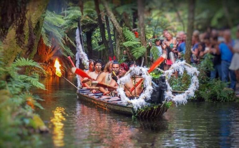 Auckland: Mori Evening Dinner and Private Show Experience - Authenticity and Cultural Respect