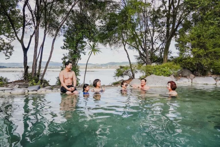 Auckland: Rotorua Highlights inc Wai-O-Tapu & Polynesian Spa - City Highlights of Rotorua