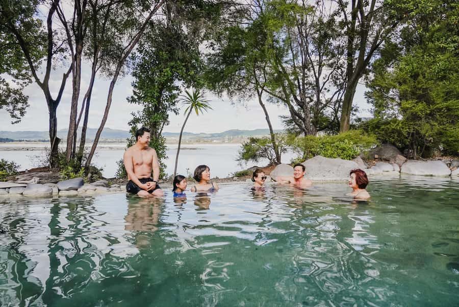 Auckland: Rotorua Highlights inc Wai-O-Tapu & Polynesian Spa - City Highlights of Rotorua