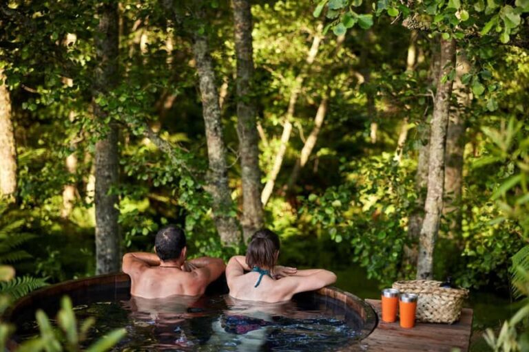 Auckland: Rotorua Highlights Tour with Wai-O-Tapu & Hot Tubs - Logistics and Practical Considerations
