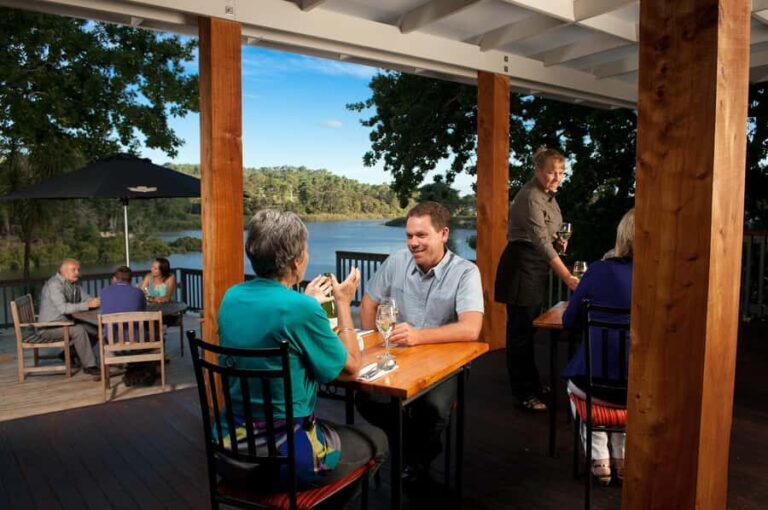 Auckland: Scenic Boat Cruise to the Riverhead Tavern - What Makes This Tour Stand Out?