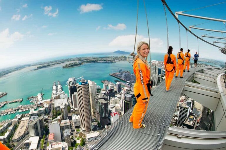 Auckland: Sky Tower SkyWalk - 192m High Edge Walk - What the Experience Looks Like