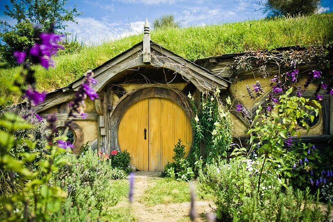 Auckland to Hobbiton Movie Set and Rotorua's Geothermal Valley - What Travelers Say