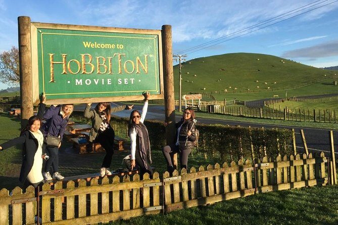 Auckland to Rotorua via Hobbiton Small Group Tour (One Way) - The Itinerary in Detail