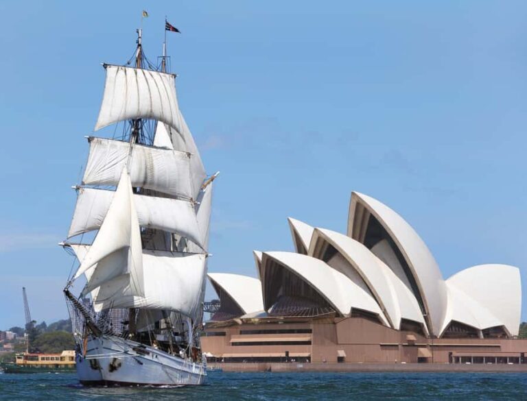 Australia Day: Tall Ships Soren Larsen Dinner & Fireworks - Who Will Love This Tour?