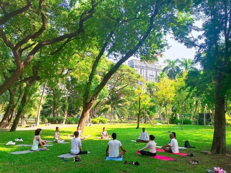 Bangkok: Lumpini Park Yoga Experience - Who Would Enjoy This Experience?