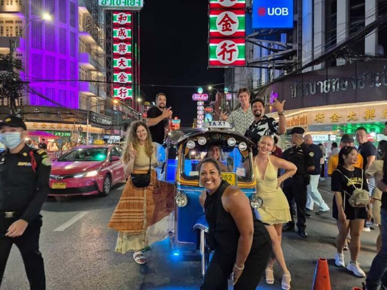 Bangkok: Tuk Tuk Adventure Chinatown Michelin Food & Temples - Exploring the Temples and Iconic Sights