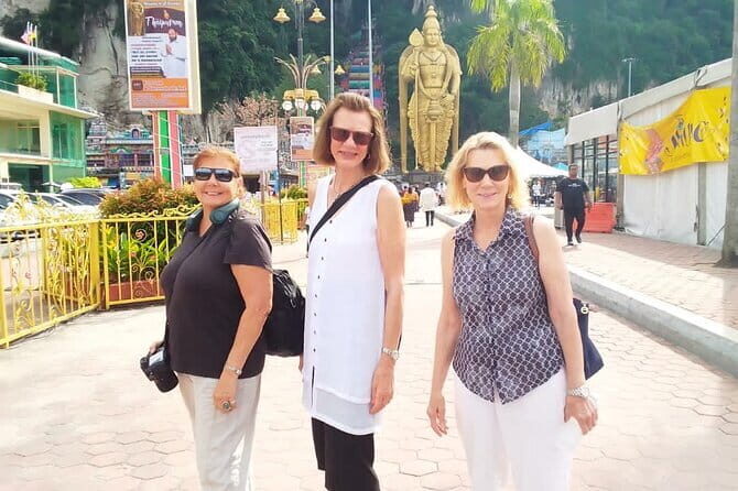 Batu Caves & Kuala Lumpur Full-Day City Tour - Other Cultural Stops and Handicraft Experiences