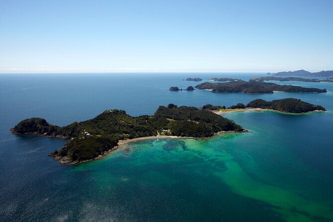 Bay of Islands and Hole in the Rock Scenic Helicopter Tour - What You Can Expect from the Tour