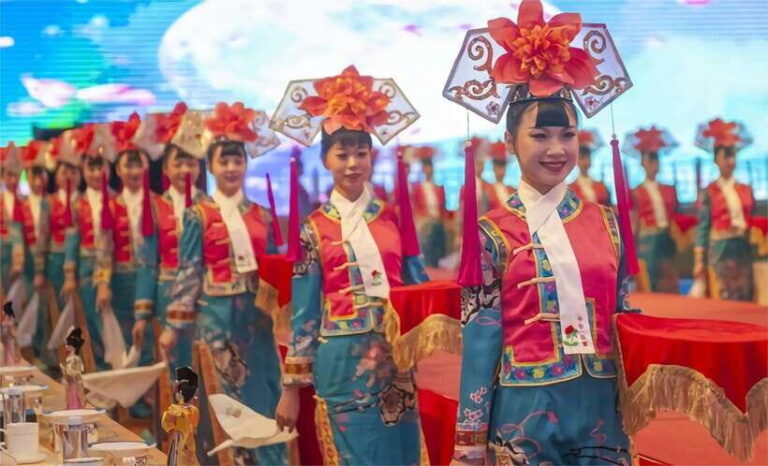 Beijing: Imperial Cuisine Experience & Cultural Performance - Who Should Consider This Tour?