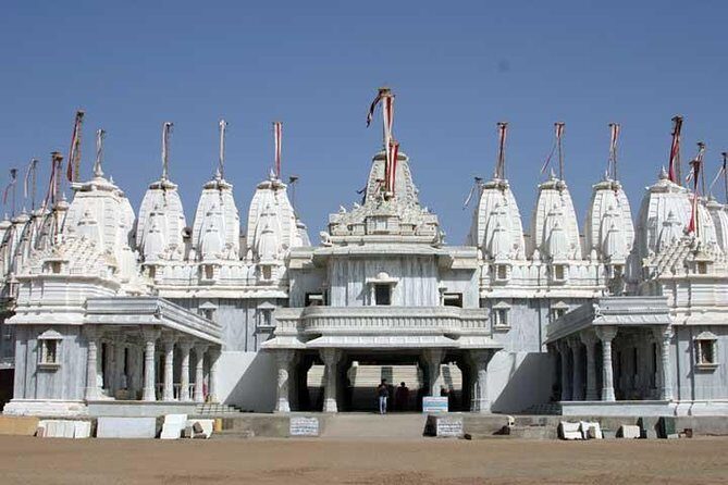 Bikaner Full Day Sightseeing with Bhandeshwari Jain Temple and Lunch - Who Would Enjoy This Tour?