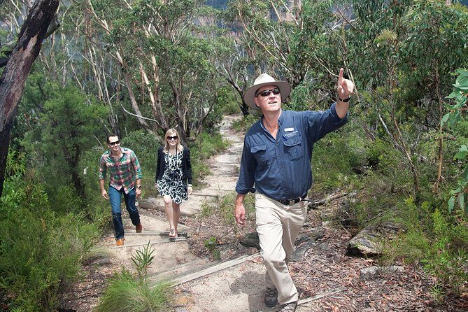 Blue Mountains Day Tour With Bushwalks, Waterfalls & Featherdale - Iconic Landmarks: The Three Sisters and Echo Point