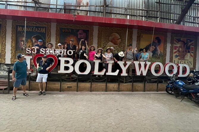 Bollywood Sightseeing and Celebrity Homes Tour by Private Car - Value for Money