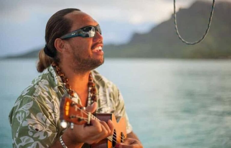 Bora Bora: Private Sunset Cruise - Privacy and Personal Attention