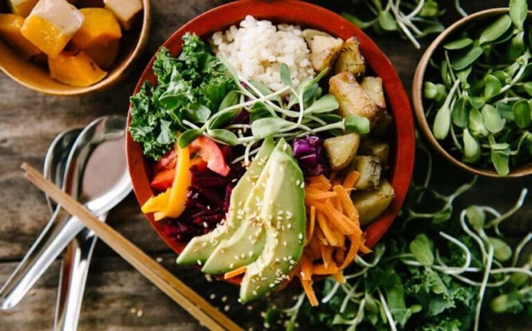 Byron Bay: Full-Day Yoga Retreat with Meals and Sauna - The Setting and Facilities