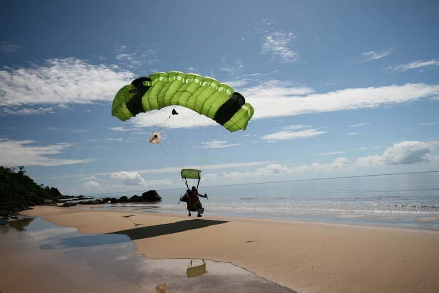 Cairns: Tandem Skydive - The Scenery – Why It’s Unique