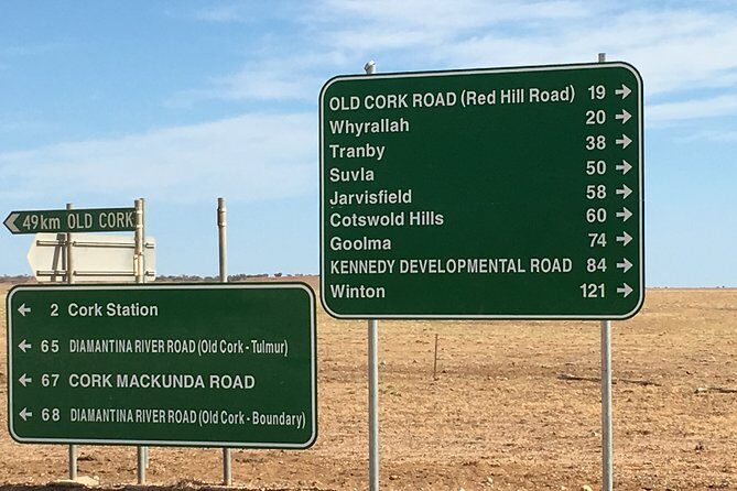 Carisbrooke Station and Dinosaur Stampede Day Tour from Winton - Why This Tour Stands Out