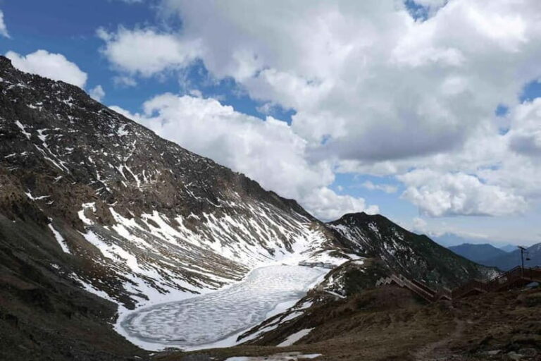 Chengdu: Algou Valley Hiking Tour with Roundtrip Transfer - Why This Tour Offers Good Value