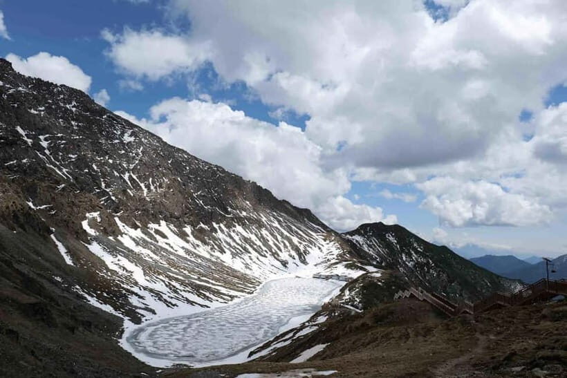 Chengdu: Algou Valley Hiking Tour with Roundtrip Transfer - Why This Tour Offers Good Value