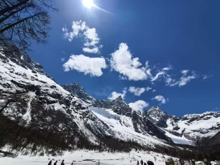 Chengdu: Bipenggou Scenic Area Private Tour - Shanghai Zi: Primitive Charm and Forest Walks