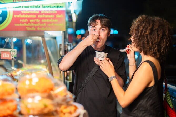 Chiang Mai: Evening Sightseeing and Food Tastings Guided Tour - A Tour of Markets and Food