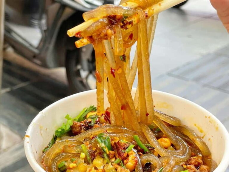 Chongqing: Food Tour with Old Town and Magical Night Views - What’s Included and What’s Not