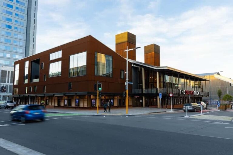Christchurch: Heritage & Arts Walking Tour - Exploring the Arts and Heritage