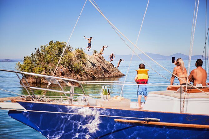 Classical Sailing - Mori Rock Carvings -Taupo Sailing Adventures - An In-Depth Look at the Tour