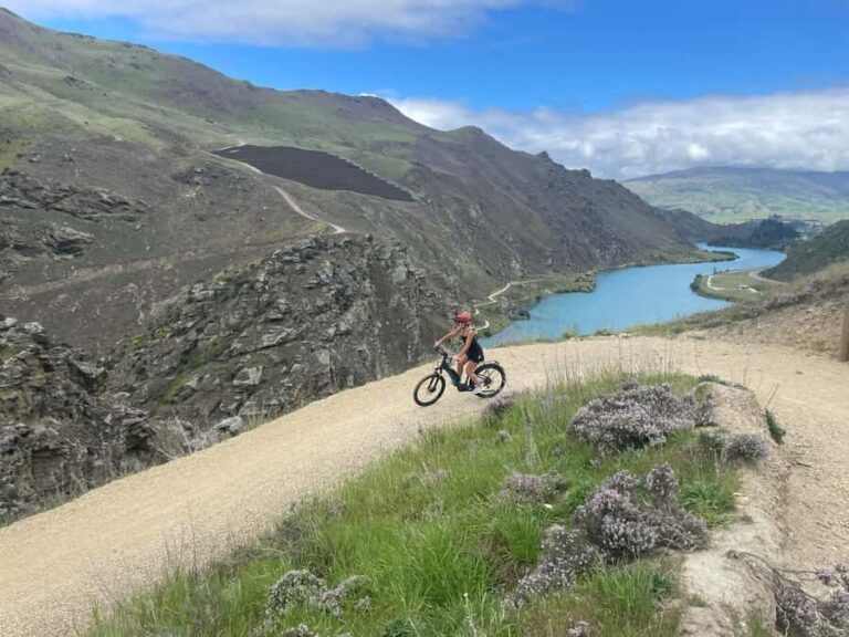 Cromwell: Lake Dunstan Trail Bike Rental and Luxury Shuttle - What Makes This Tour Special?